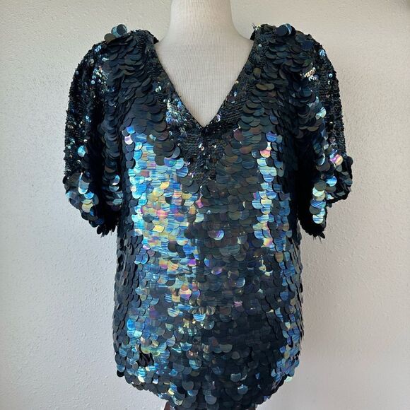 EUC Women’s Sequin Top - Picture 1 of 6